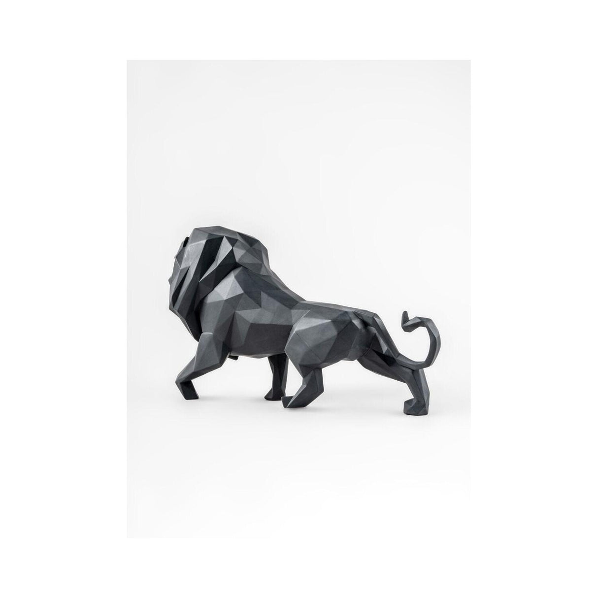 LLADRO' Scultura Leone Nero Opaco 25x48cm Porcellana