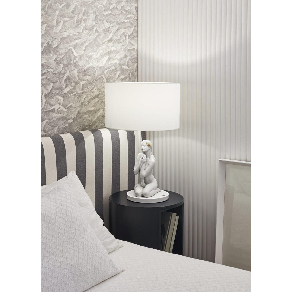 LLADRO' Lampada da Tavolo Pace Interiore 63x40cm Porcellana