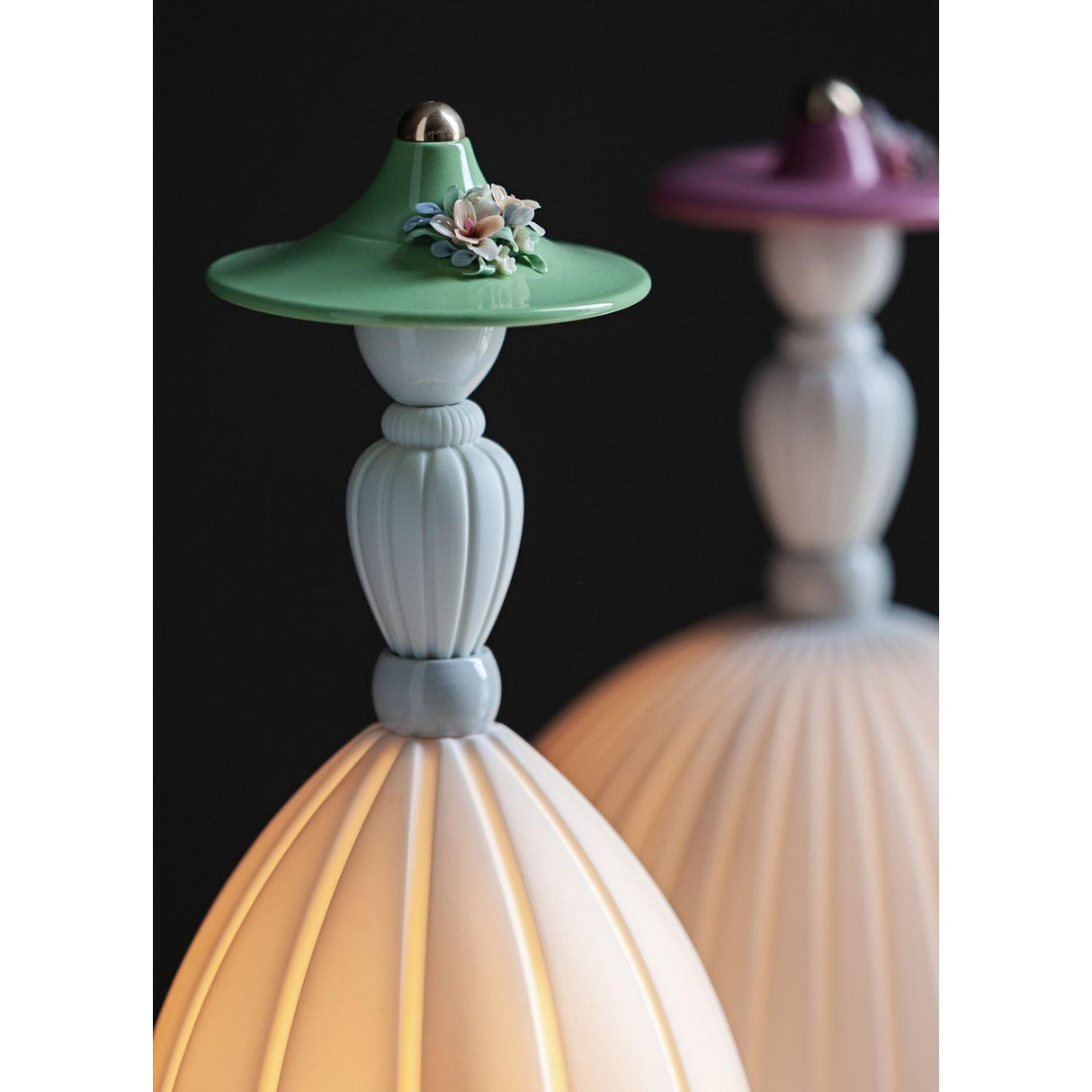 LLADRO' Lampada da Tavolo Mademoiselle Elisabeth 34x26cm Porcellana