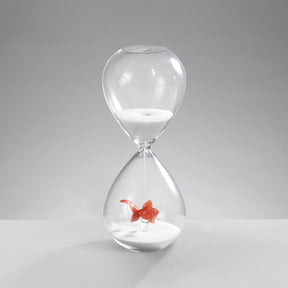 Clessidra Mascagni Casa in vetro con pesce rosso e sabbia bianca 20 cm