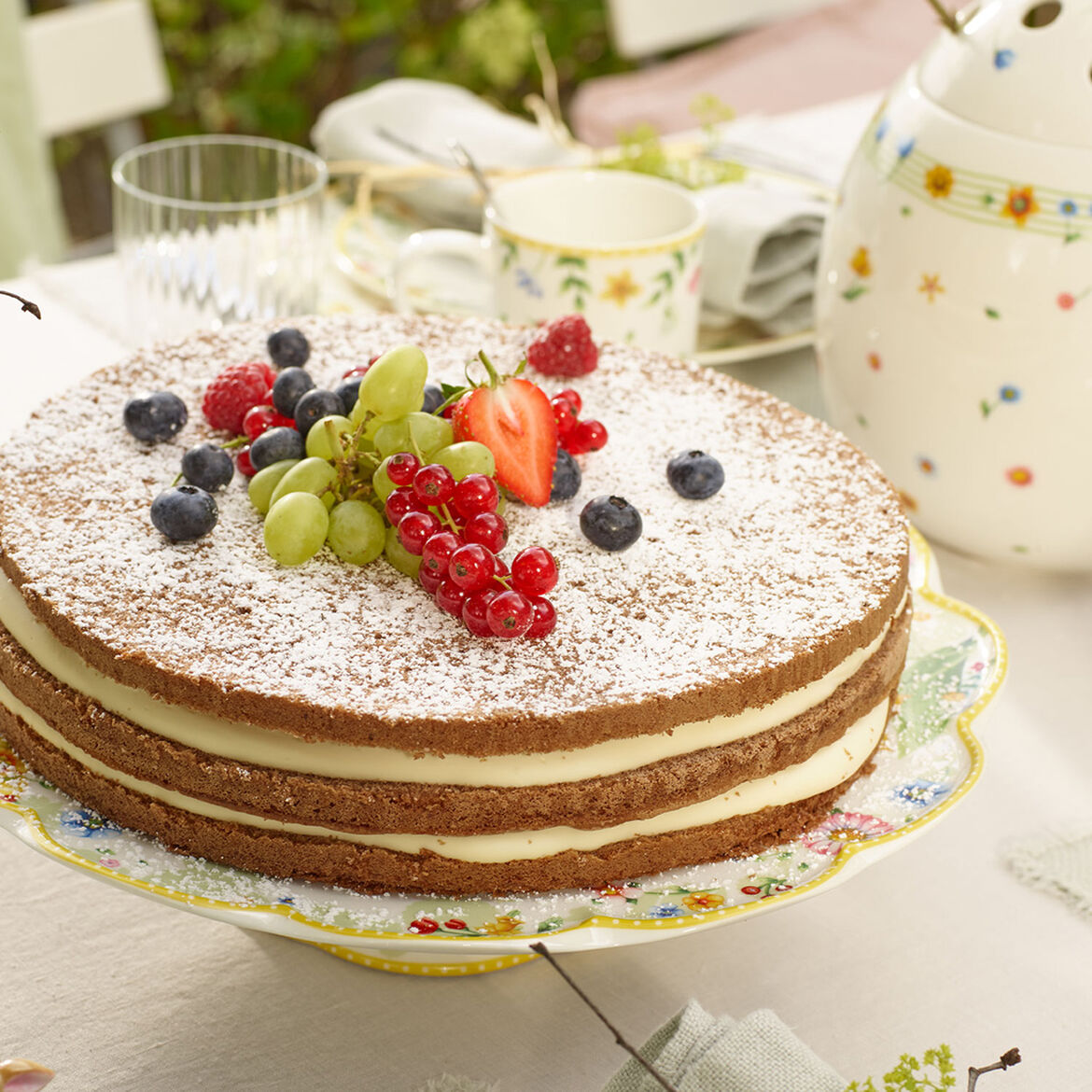 VILLEROY &amp; BOCH Spring Awakening Stand Cake Plate on Foot 33cm Easter Table