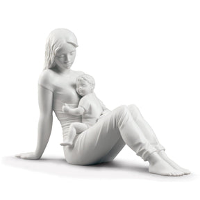 Scultura L'Amore di una Madre Lladrò in porcellana lucida 25x36 cm