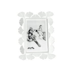 Portafoto Ginkgo Arti e Mestieri in resina bianco marmo 10x15 cm