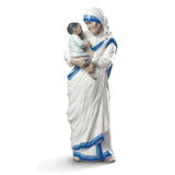 Scultura Madre Teresa di Calcutta Lladrò in porcellana 31 cm