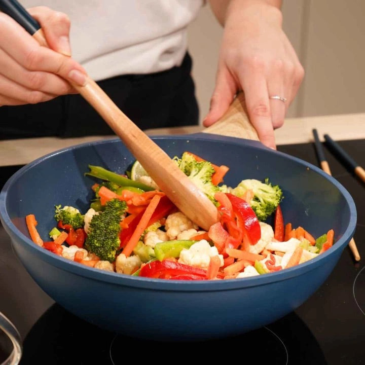 COOKUT L'Incredibile Padella Wok Antiaderente 28cm Blu Mirtillo Metallo