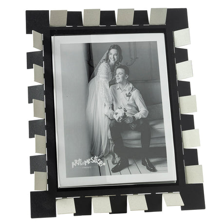 Portafoto Vertigo Maxi Arti & Mestieri in ferro avorio e nero 34,5x29,4 cm