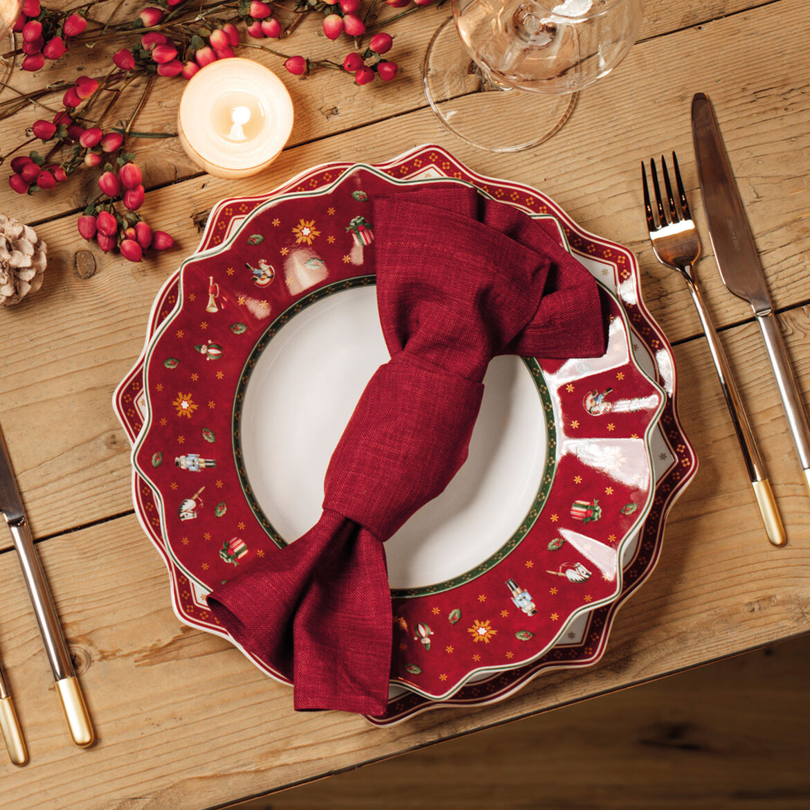 VILLEROY &amp; BOCH Toy's Delight Red Dinner Plate 29cm Set 6 Pieces Christmas Table