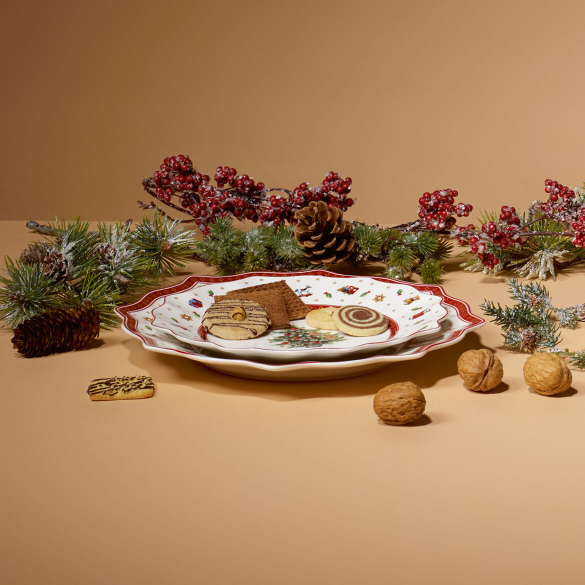 VILLEROY &amp; BOCH Toy's Delight Set 8 Pieces Christmas Table Plates