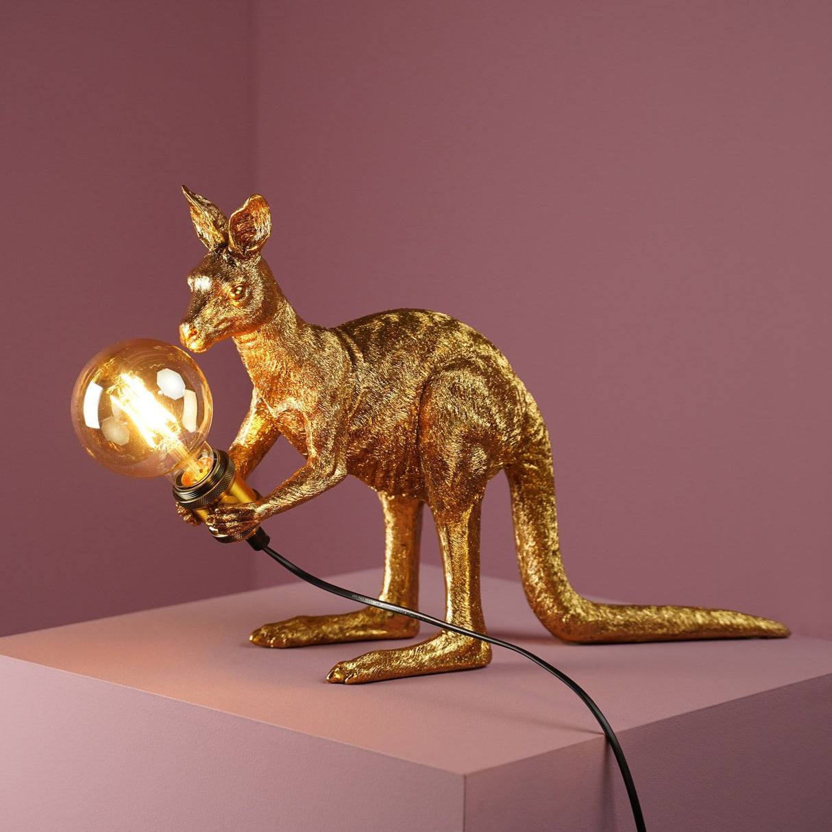 Lampada da tavolo Canguro Skippie Werns in poliresina 51x35 cm