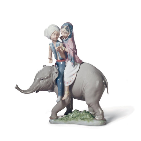 Scultura Bimbi Indiani con Elefante Lladrò in porcellana lucida 23x19 cm