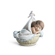 Statuina Bimbo Teneri Sogni Lladrò in porcellana lucida 13x14 cm