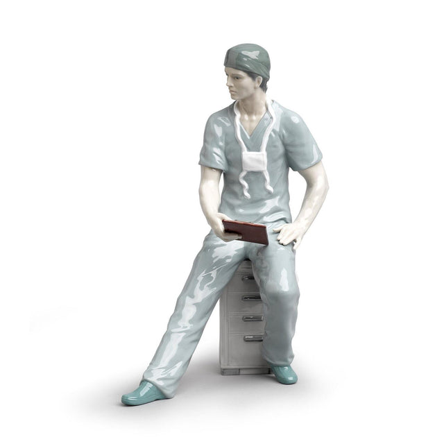 Statuetta Chirurgo Lladrò in porcellana finemente decorata 33x20 cm