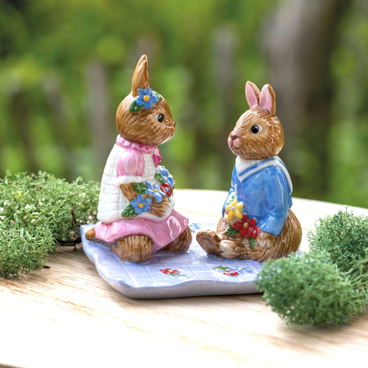 VILLEROY &amp; BOCH Bunny Tales Easter Scene Picnic Meadow 8cm Easter Decoration