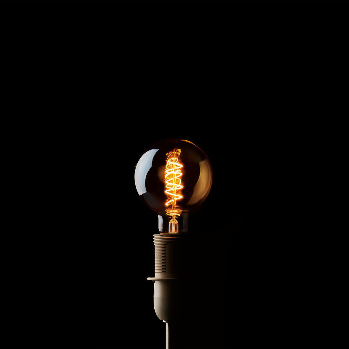 Lampadina LED Edison EDG a sfera con filamento a spirale 9,5 cm