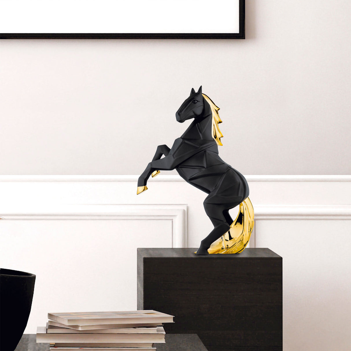 Scultura Cavallo Stilizzato Bongelli Preziosi in marmorino nero e oro 24 cm