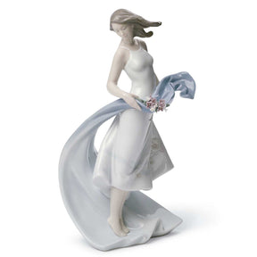 Scultura Beata Gioventù Lladrò in porcellana lucida colori pastello 22 cm