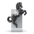 Scultura Cavallo in Courbette Lladrò porcellana bianco e nero lustro argento