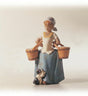 Statuina ragazza con secchio Lladrò in gres mate 21x15x15 cm