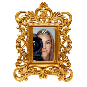 Portafoto Neopop Palais Royal in resina dorata con decori barocchi 26x35 cm