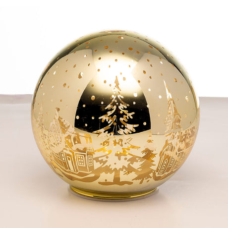 Sfera natalizia LED Noel in vetro dorato con paesaggio innevato 14,5 cm