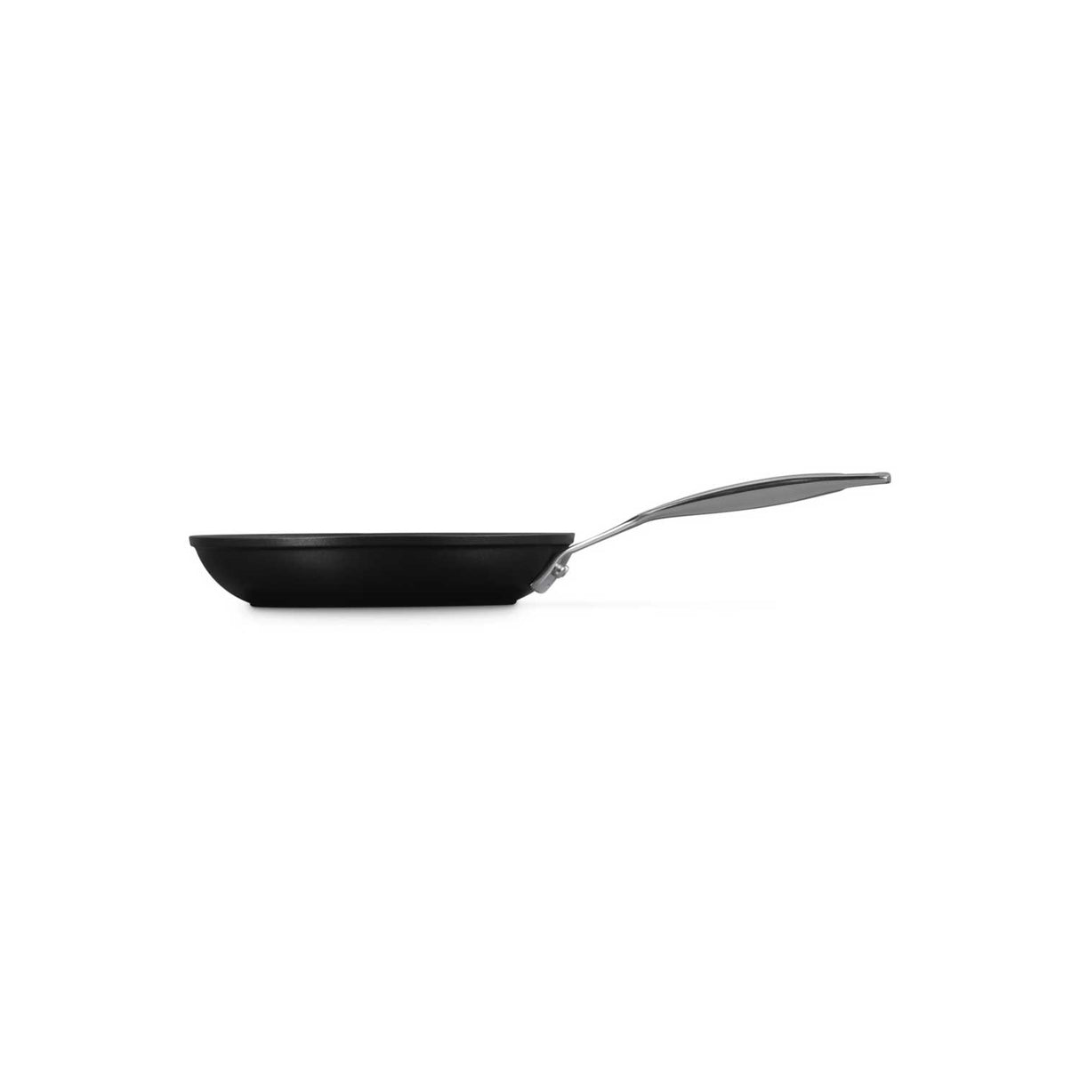 LE CREUSET Low Pan with Long Non-Stick Handle 20cm Aluminium