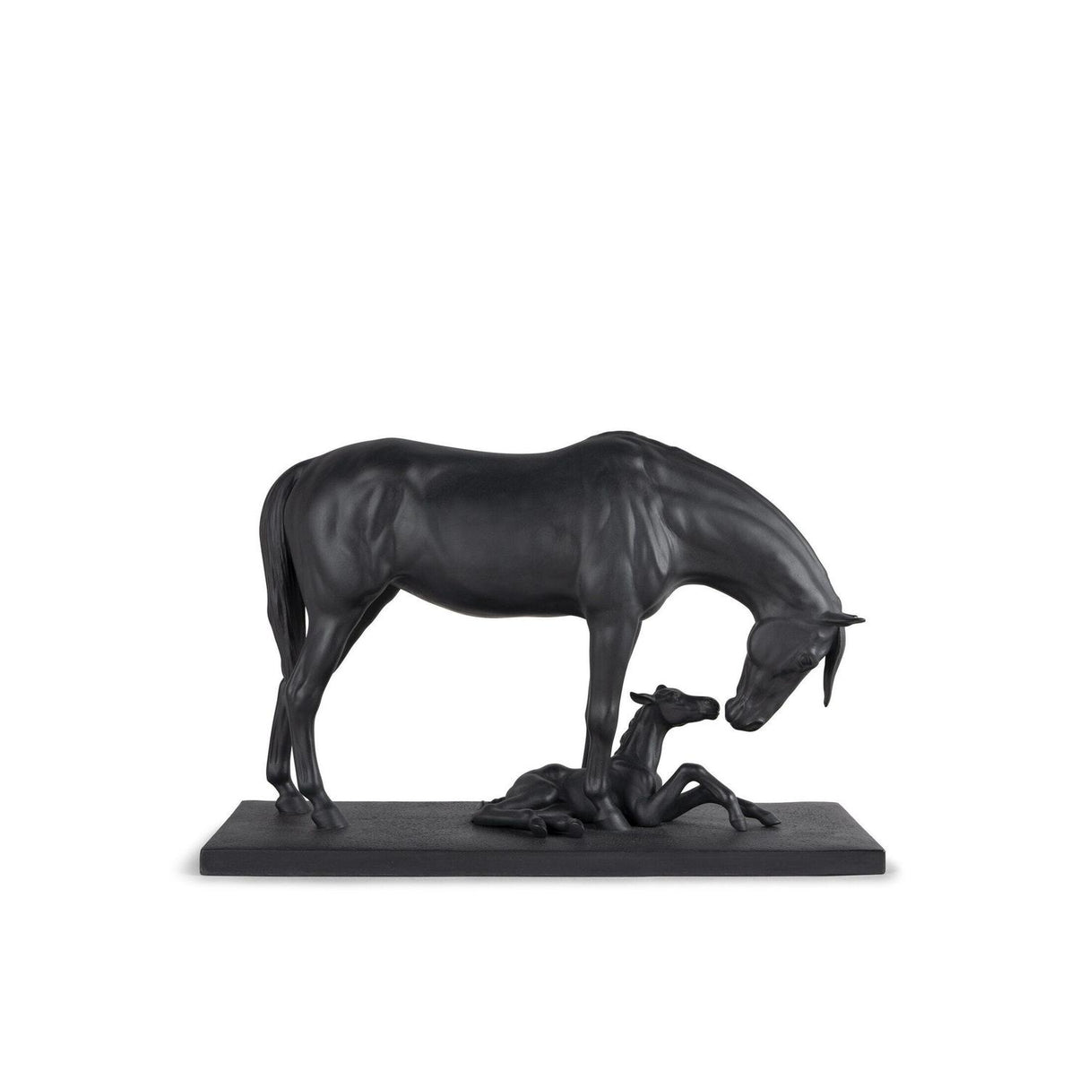 Scultura Cavalla e Puledro Lladrò in porcellana nera opaca 27x39 cm