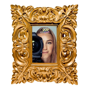 Portafoto Neopop Palais Royal in resina dorata stile barocco 25x30 cm