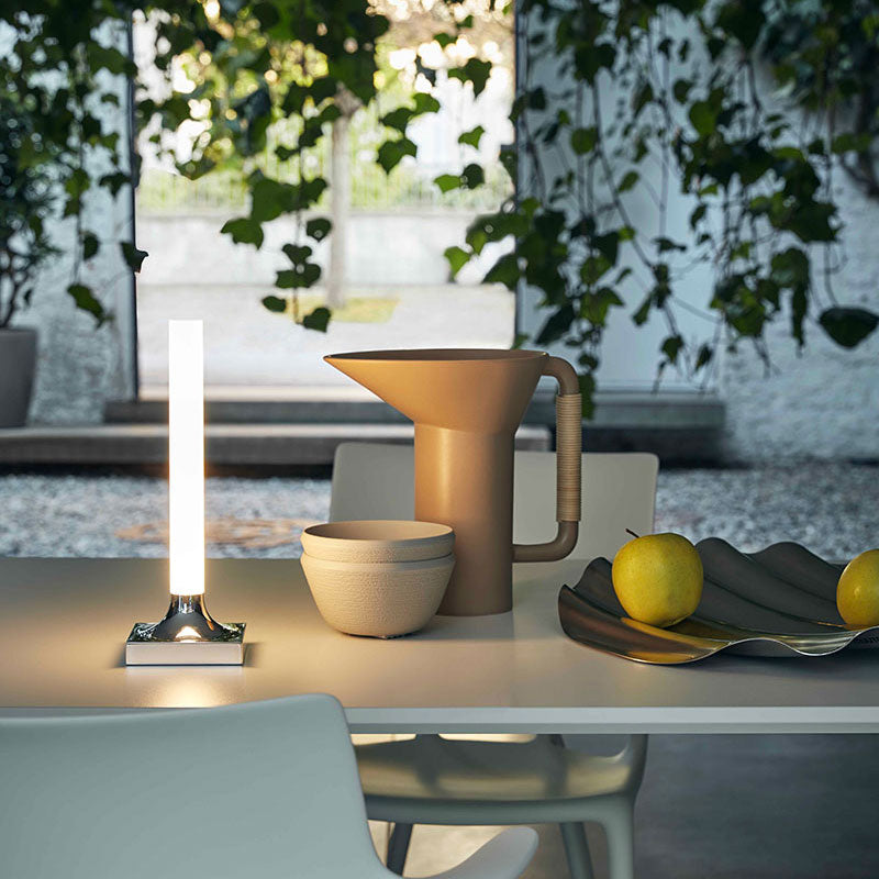 KARTELL Goodnight Battery Lampada da Tavolo Titanio Lucido 29cm PMMA