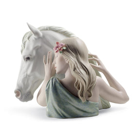 Statuina Donna con Cavallo Lladrò in porcellana opaca 37x49 cm