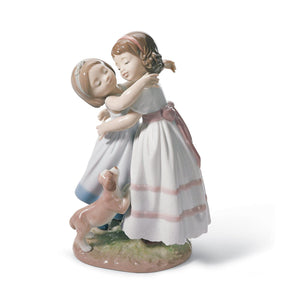 Statuetta Abbracciami Lladrò in porcellana lucida 20x12 cm