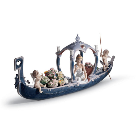 Scultura La Gondola dell'Amore Lladrò in porcellana lucida 34x74 cm