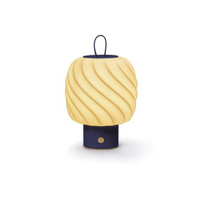 Lampada da tavolo Ice Cream Lladrò in porcellana bianca opaca 26x17 cm