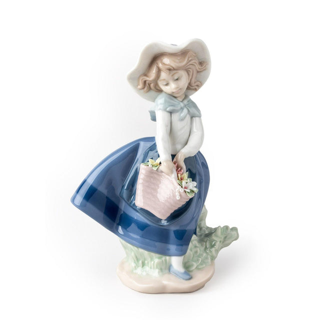 Statuina Ragazza con Cesto di Fiori Lladrò in porcellana 18x10 cm