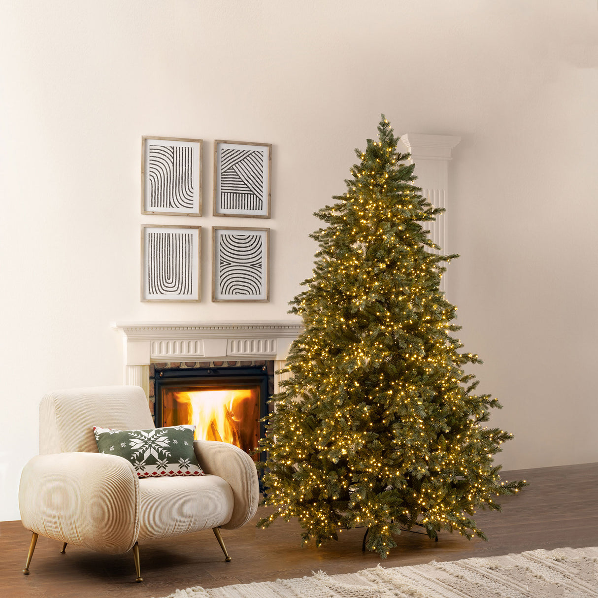 Albero di Natale Pino Argentato EDG in polietilene con luci LED 240 cm