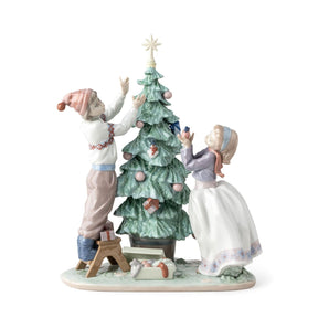 Albero di Natale Lladrò in porcellana lucida con decori pastello 32x28 cm