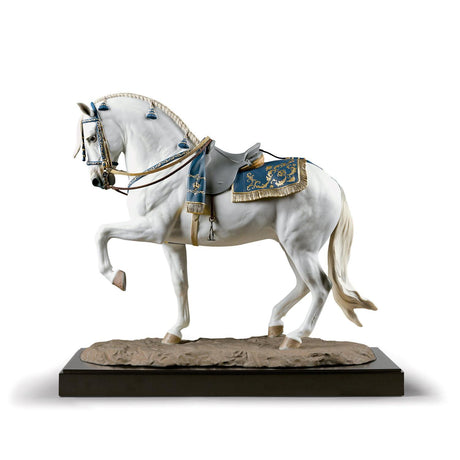 Scultura Cavallo Spagnolo Lladrò in porcellana con dettagli dorati 44x50 cm