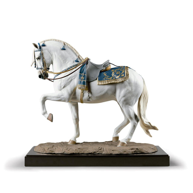 Scultura Cavallo Spagnolo Lladrò in porcellana con dettagli dorati 44x50 cm