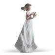 Statuina Donna Tesori dell'Aria Lladrò in porcellana decorata 32x16 cm