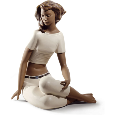 Statua donna Brezza Mediterranea NAO in porcellana 27x22 cm