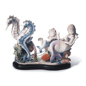 Scultura Sirene con Conchiglia Lladrò in porcellana 32x46 cm