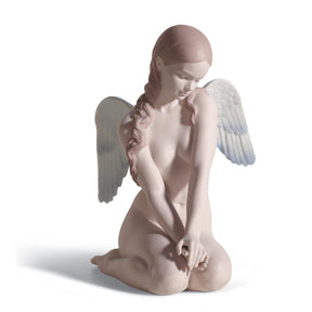 Statuina Angelo Bello Lladrò in porcellana opaca 20x14x18 cm