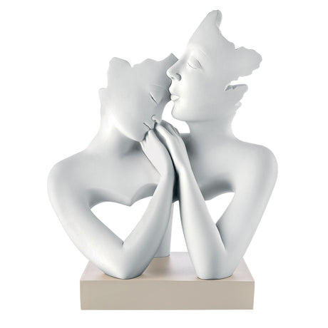 Scultura coppia innamorati Bongelli Preziosi in marmorino 27x22 cm