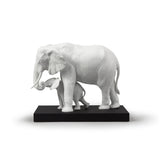 Scultura Elefanti Indicando la Via Lladrò in porcellana bianca opaca 29x36 cm
