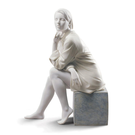 Statuina Donna Un Momento di Tranquillità Lladrò in porcellana opaca 37x17 cm