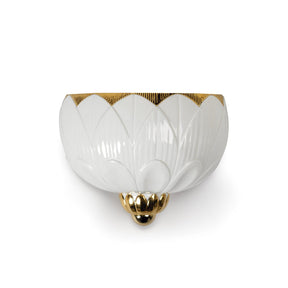 Lampada da parete Ivy & Seed Lladrò in porcellana bianca e oro 18x23 cm