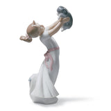 Statuina Bimba Diventeremo Grandi Amici Lladrò in porcellana 22x12 cm