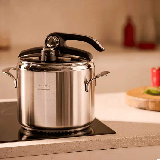 Pentola a pressione Lagostina La Diva in acciaio inox con sistema LagoEasy'Up Made in Italy